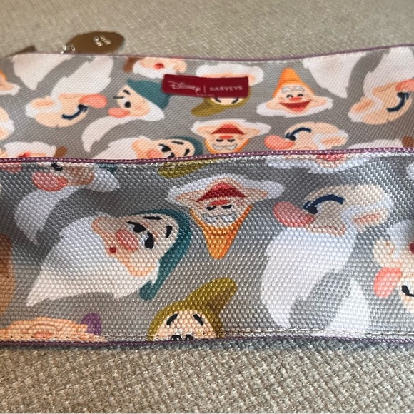 Harveys Disney Snow White & Seven Dwarfs Canvas Cosmetic Bag / Pouch - Picture 12 of 14